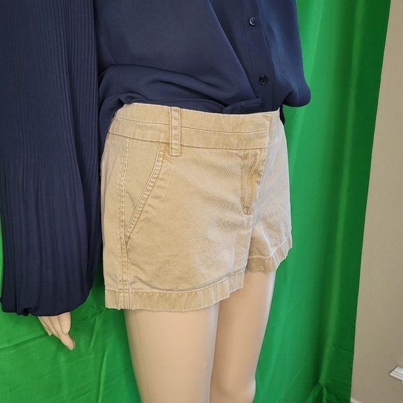 J.Crew 3” Chino Shorts Size‎ 4 - Picture 3 of 10